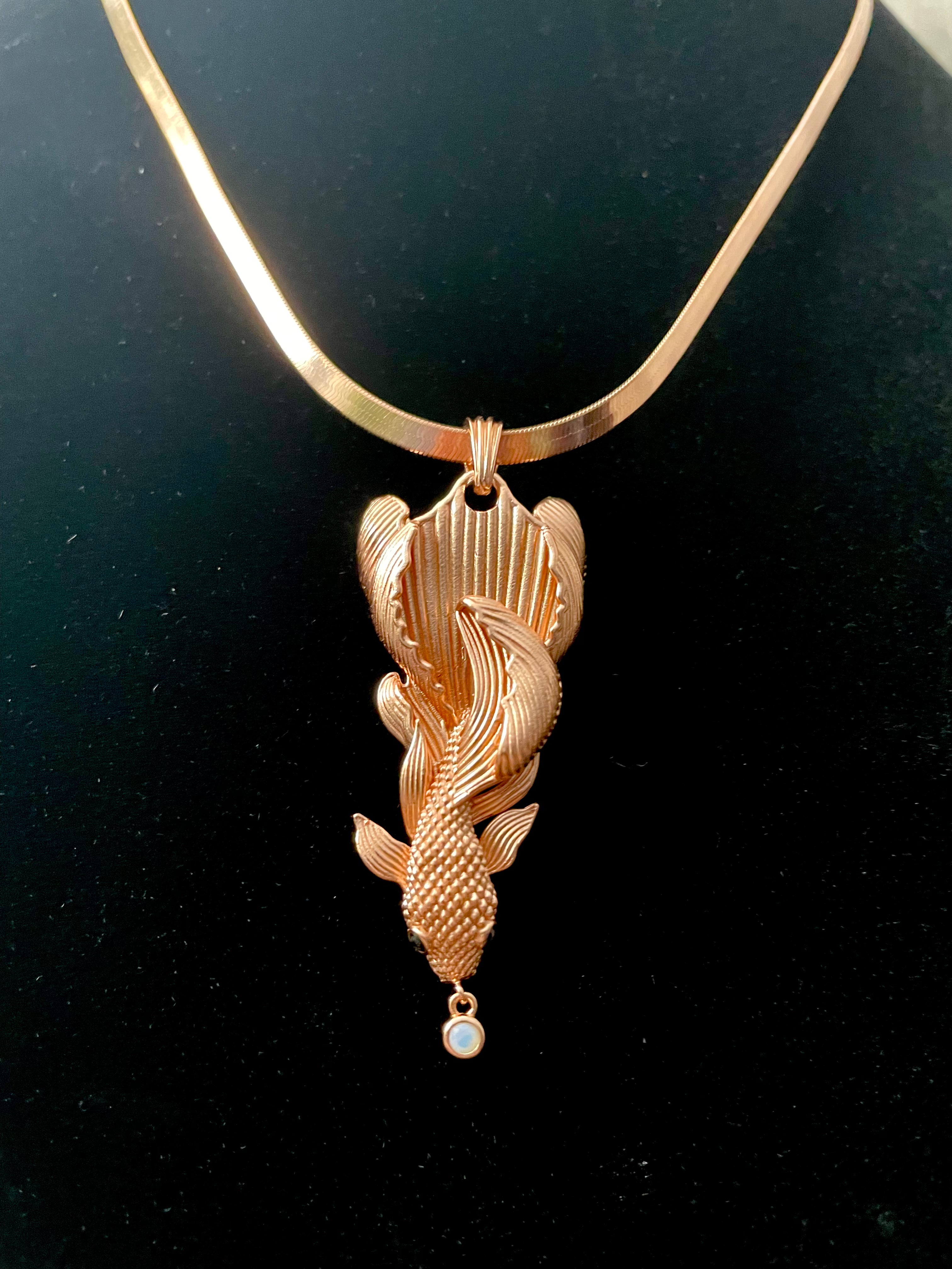 Betta Chasing Birthstone Pellet - Aquaria Gems