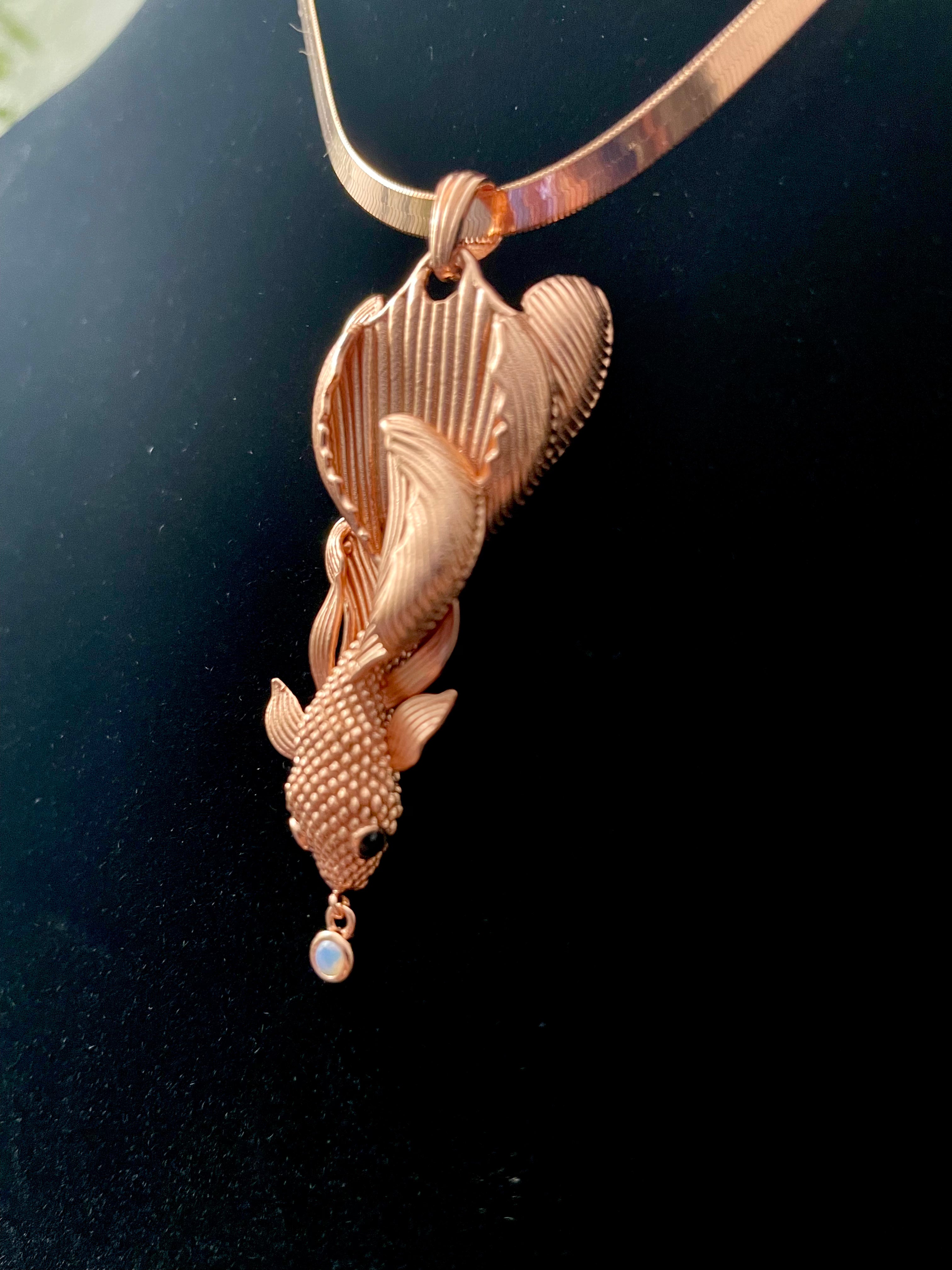 Betta Chasing Birthstone Pellet - Aquaria Gems