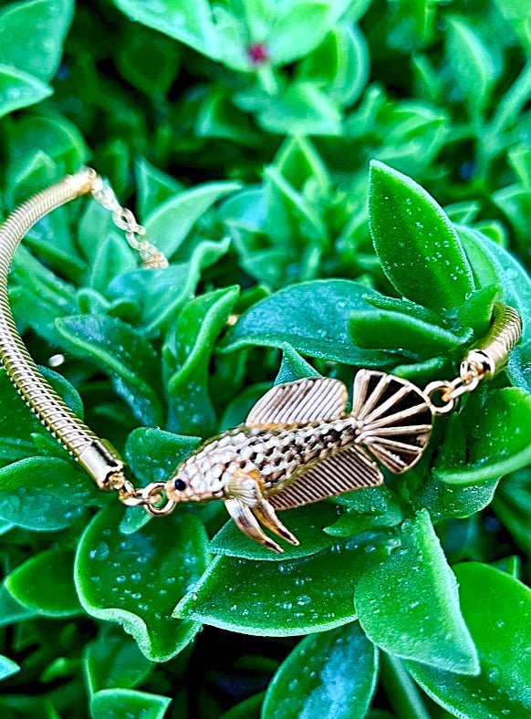 Small and Sassy Female Betta Bracelet - Aquaria Gems