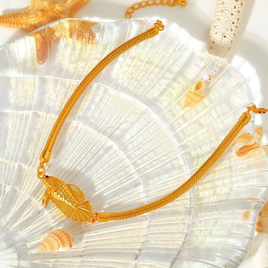 Small and Sassy Female Betta Bracelet - Aquaria Gems-Where the freshwater aquarium hobby meets fine jewelry