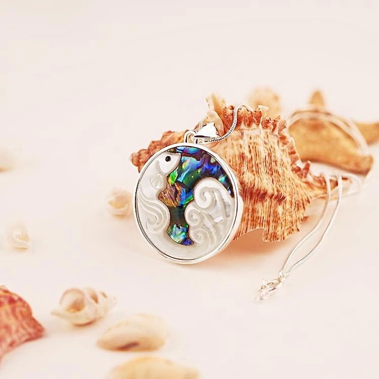 Tranquil Betta Necklace - Aquaria Gems
